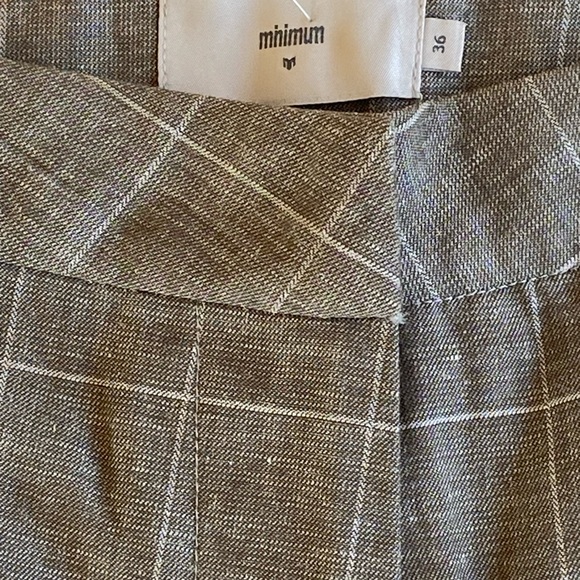 Gray Checkered Men's Shorts - Picture 2 of 8